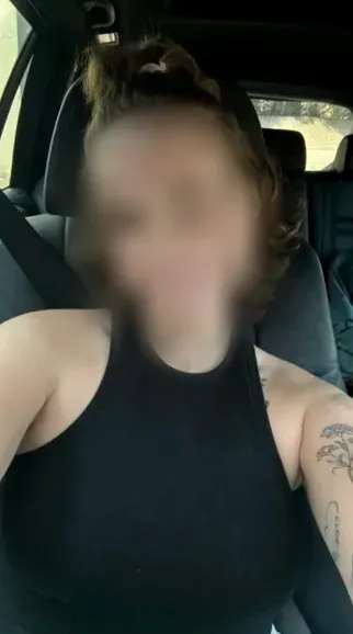 Amira, 35