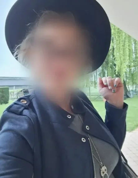 Andrea, 33