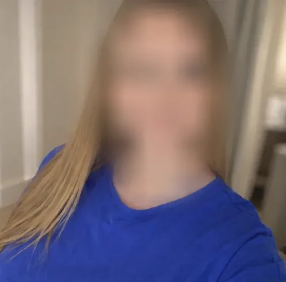Anna, 39