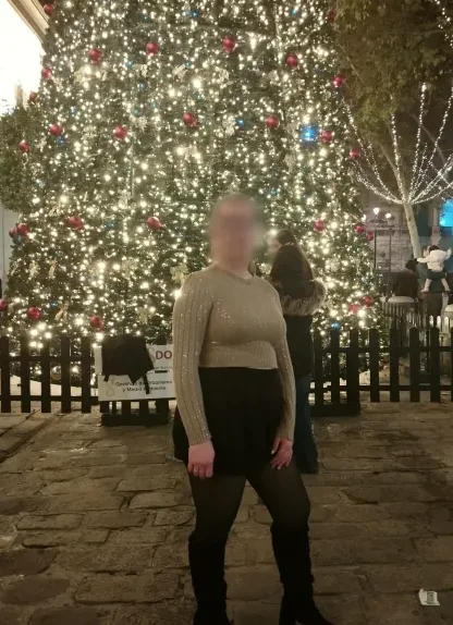 Büsra, 23