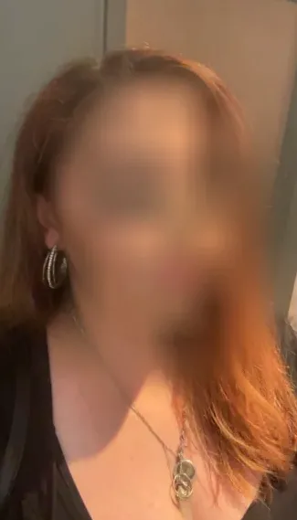 Claudia, 24