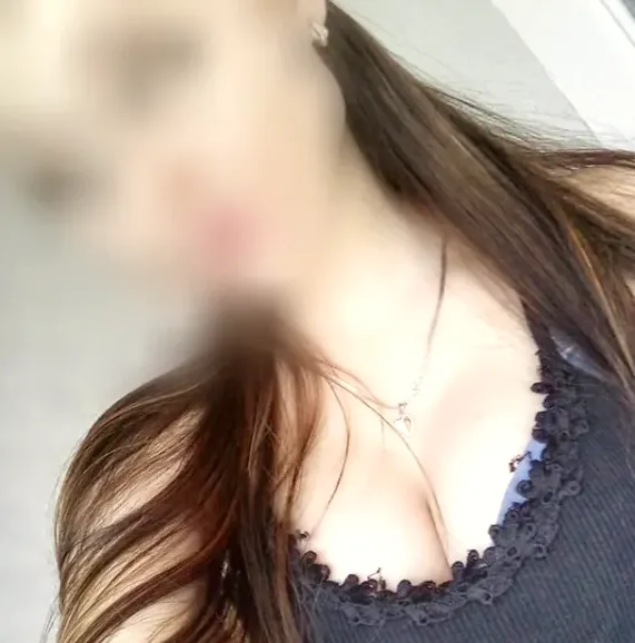 Daniela, 26