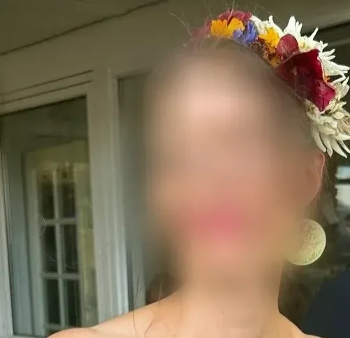 Denise, 40