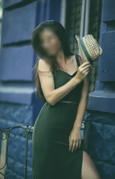 Hannah, 31