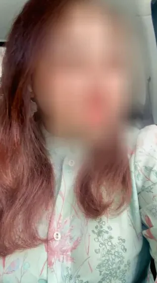 Julia, 32