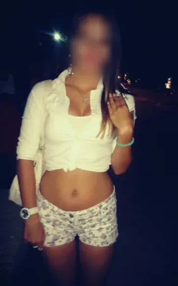 Leonie, 27