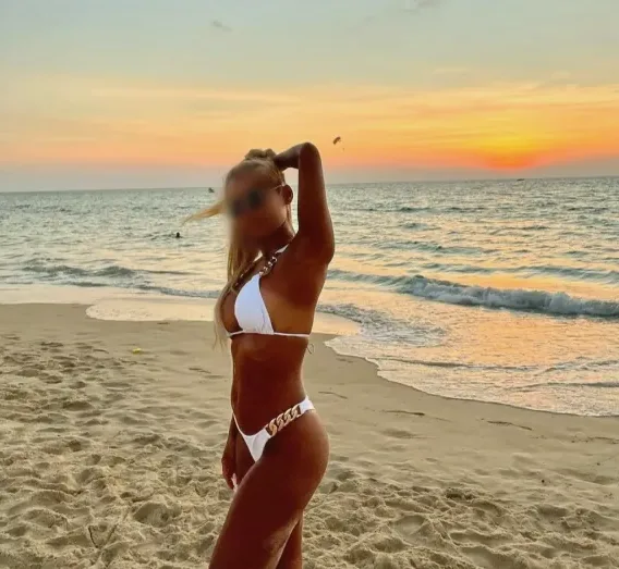 Leyla, 25