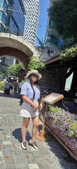 Linda, 35