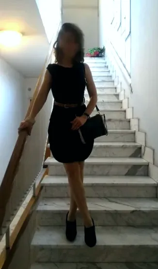 Nina, 31