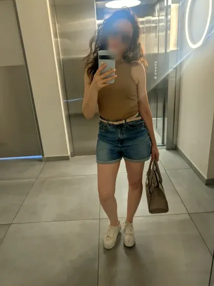 Nora, 40