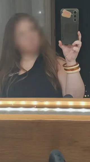 Paula, 19
