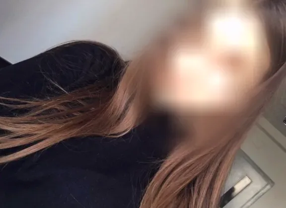 Pauline, 24