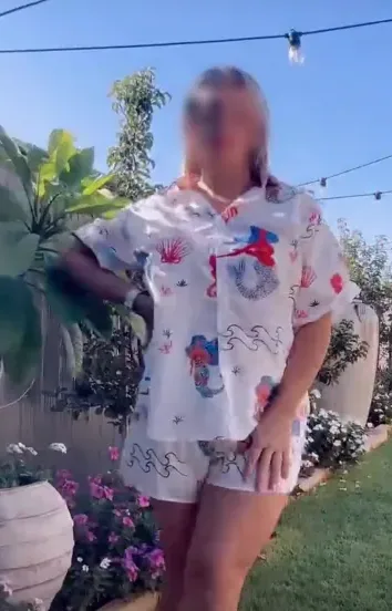 Saskia, 33
