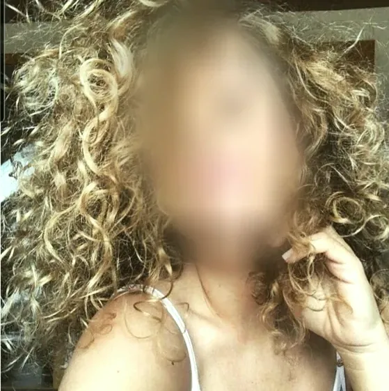 Simone, 25