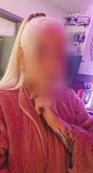Sophia, 34