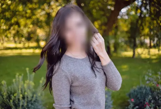 Viktoria, 32